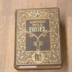 302 2484 Familjebibel